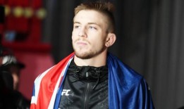 “给你世界上所有的力量”：澳大利亚人集会支持在布里斯班被咖啡袭击的男婴