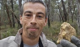 “改变生活”：澳大利亚人卢克·菲利普斯在维多利亚州巴拉瑞特发现了价值10万美元的疯狂发现