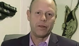 霍尔特，谢弗对Newsmax说：美国在中东“为双方买单”