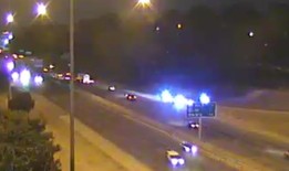 抢劫嫌疑人带领警察，Star 1直升机从霍姆伍德追捕到伯明翰;3人被拘留