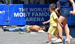 纽约的无家可归者为宾夕法尼亚车站的安全而欢呼，为无家可归者提供服务，但通勤者却很害怕