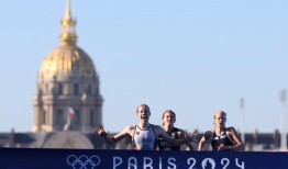 德国赢得奥运团体三项接力赛冠军