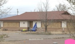 亲人在彭罗斯殡仪馆腐烂的家属欠下了9.5亿美元的债务