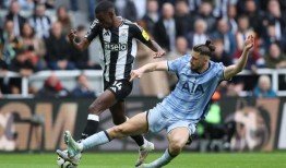 纽卡斯尔11人对富勒姆：伊萨克最近受伤，今天英超的预测阵容和确定的球队消息