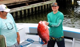 墨西哥湾沿岸捕鱼警报：州官员说，咸水鱼的捕捞限制可能会改变