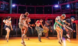 照片：第一次看苏夫扬·史蒂文斯在百老汇的舞蹈音乐剧《伊利诺伊州》