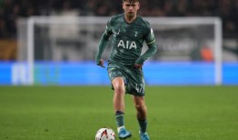 安吉·波斯特科格洛对“特殊的”米奇·摩尔发出了明确的警告：“必须非常小心”