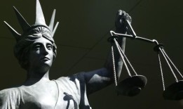 新南威尔士州高速公路三车相撞后，一名男子被控酒后驾车