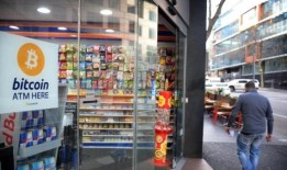 罗伯特·德尼罗再次抨击唐纳德·特朗普：“他想摧毁这个国家”