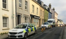 泰国女子在英国面临儿子死亡的复杂谋杀案