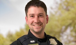 司法部发现一名警察在1月6日袭击后自杀是因公死亡