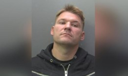 河里发现80多岁妇女的尸体，寻找80多岁男子的工作仍在继续