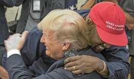 特朗普计划让坎耶·维斯特领导白宫礼拜仪式