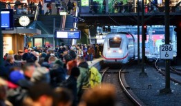 由于暴风雪席卷北欧，圣诞节前德国铁路运输中断