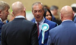 法拉奇的下一步呢？拉拢被击败的托利党，改革选举制度