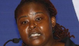 快速通过举报人法案以加强反腐败斗争