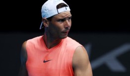 纳达尔试图避免法网提前出局，罪人闪耀