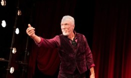 评论：评论家如何看待《魔鬼都在这里》？