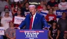 特朗普向公司提供了他们无法拒绝进入美国的交易，并对离开的公司征收高额关税