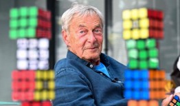 永远的时尚：鲁比克说他的魔方“提醒我们为什么我们有手”