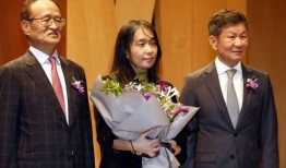 “我希望我的生活不会有太大改变”：韩国作家韩江“悄悄庆祝”诺贝尔奖