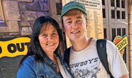 科琳·诺兰的儿子在爱丁堡艺穗节上讲述了家人的搞笑秘密