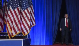 哈里斯在承认美国总统选举败给唐纳德·特朗普的演讲中关注未来