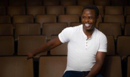 詹姆斯·t·莱恩11月17日回归芝加哥百老汇复兴