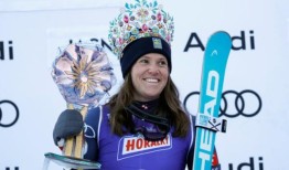 美国滑雪明星Shiffrin称赞她不寻常的皇冠：“太漂亮了”