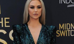 拉拉·肯特刚出生的女儿在出生后可怕的健康恐慌中“变成了紫色”