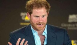 哈里王子在英国“快速访问”期间不会出现在阳台上