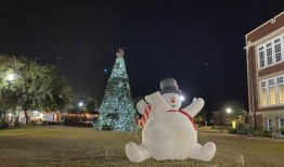 阿拉巴马州5个看起来像贺曼电影的圣诞小镇