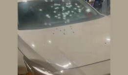 一男一女在贝塞默加油站的枪击中受伤