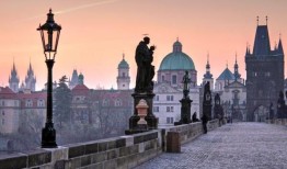 考古学家在捷克共和国发现了3600年前埋藏的武器和珠宝