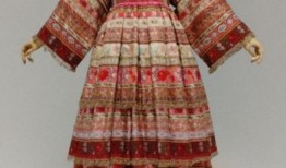 时装设计师高田贤三作品展在东京举行