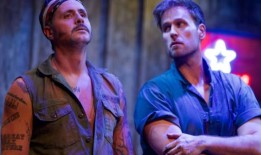 照片：获得第一次看詹姆斯·麦克卢尔的孤星外百老汇