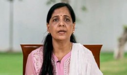 德里法院允许Arvind Kejriwal的妻子查看他的医疗记录，允许她寻求医生的建议