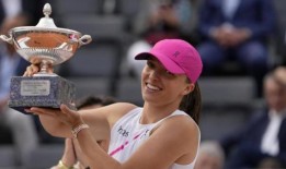 斯瓦泰克击败萨巴伦卡夺得意大利公开赛冠军