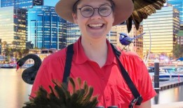 安·琼斯博士在ABC的新自然系列节目中介绍了西澳的城市鸟类