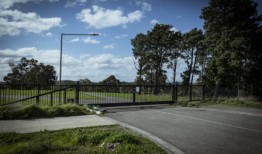 墨尔本大型水边公园，禁止居民进入