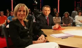 弗朗索瓦？贝鲁（francois Bayrou）值得尊敬——但他能拯救法国于危机吗？