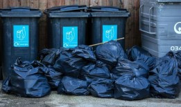 谢菲尔德垃圾箱收集者在与雇主威立雅的谈判中连续罢工