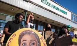 全食超市赢得“黑人的命也是命”服装案