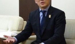 面试：瑞索纳开设分支机构进行面对面咨询