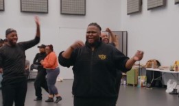 “我们可以传递火炬，这是一种特权”：走进《绿野仙踪》的排练室