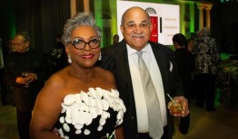 巴尔的摩场景斯隆：感恩晚会｜照片-巴尔的摩太阳报