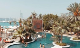 迪拜：受欢迎的海滩俱乐部在火灾后重新开放