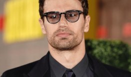 西奥·詹姆斯呼吁领导人对警察对难民的“不断升级的不公正”采取行动