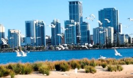 马来西亚人分享徒步探索珀斯的好处