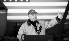 观点｜沃尔兹教练可以帮助哈里斯获胜